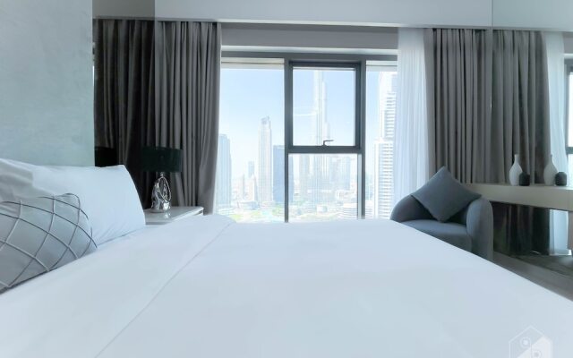 Luxury Burj Royale Burj Khalifa & Fountain view