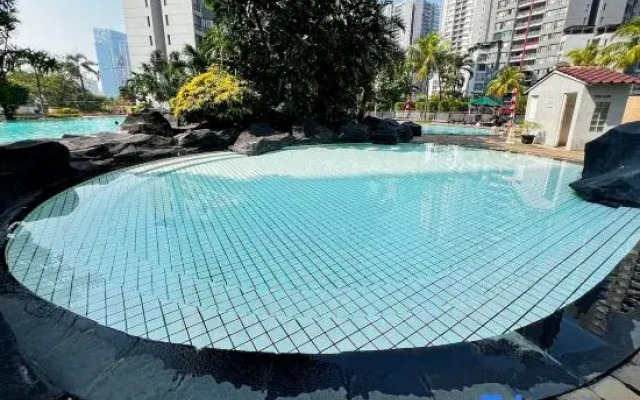 Large and Strategic Rasuna Apt 3BR with WiFi &Pool
