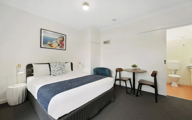 Hamilton Lakeside Motel