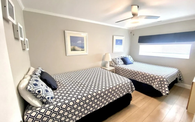 Harbour Island 402l 2 Bedroom Home by RedAwning