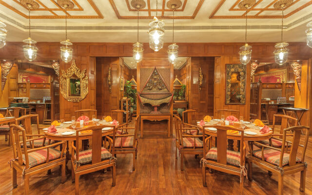 The Oberoi Grand Kolkata Hotel