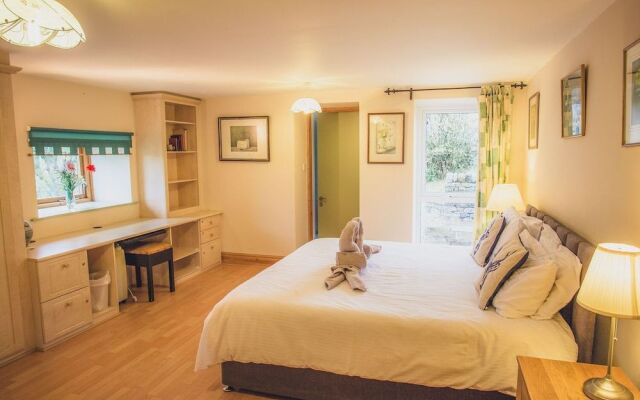 Deerclose West Farmhouse