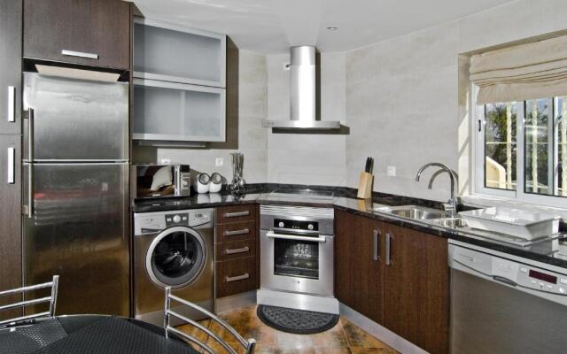 607 Villa Lorena
