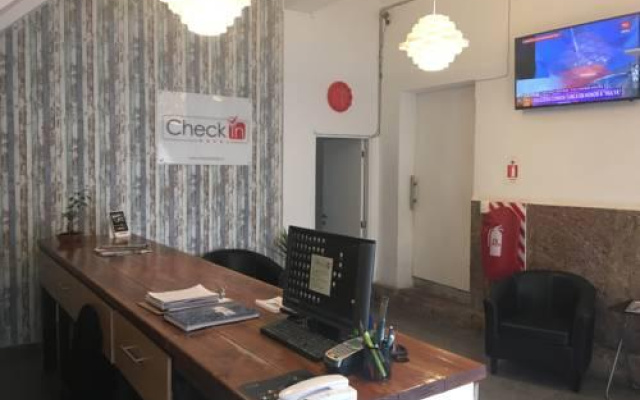 Check In Hotel