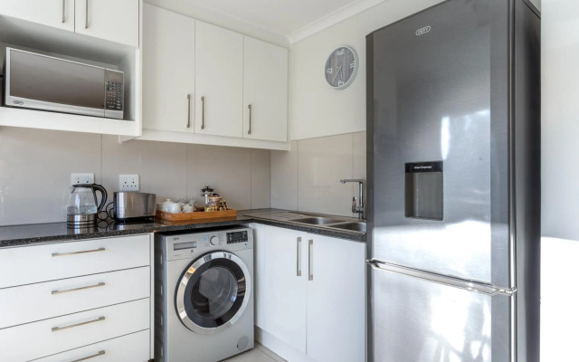 The Paragon Urbane CENTRALLY LOCATED, MODERN COMFORTS