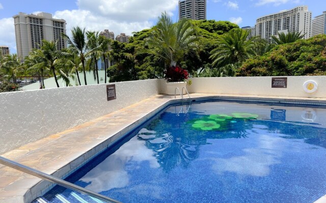 Breezy Luana Waikiki Condo by RedAwning