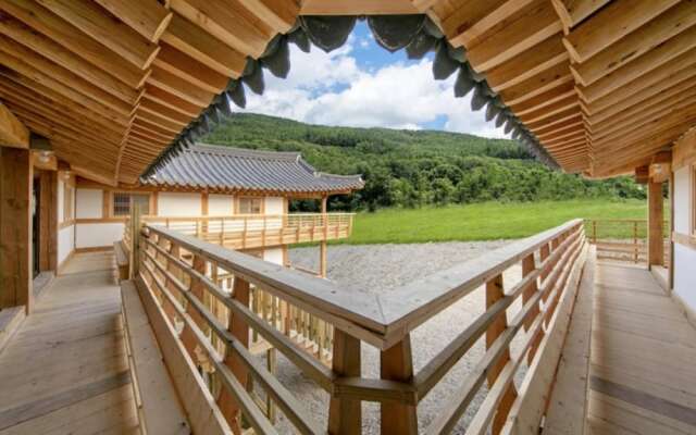 Gyeongju Arayard Pension