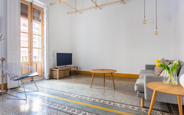 Pop Art , Sunny Apartment near Santa Cruz