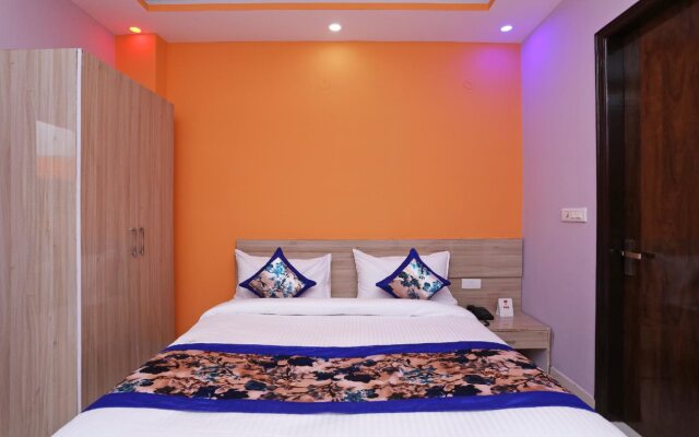 Hotel The Capitol By OYO Rooms