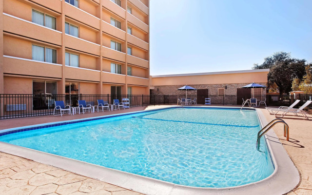 Four Points by Sheraton College Station