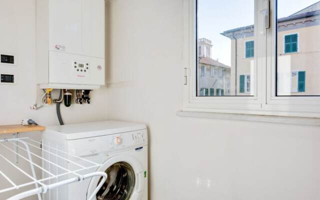 Sarzana White Apartment nel Centro Storico