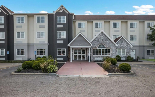 Sonesta Essential Hotels & Suites Kansas City/Blue Springs