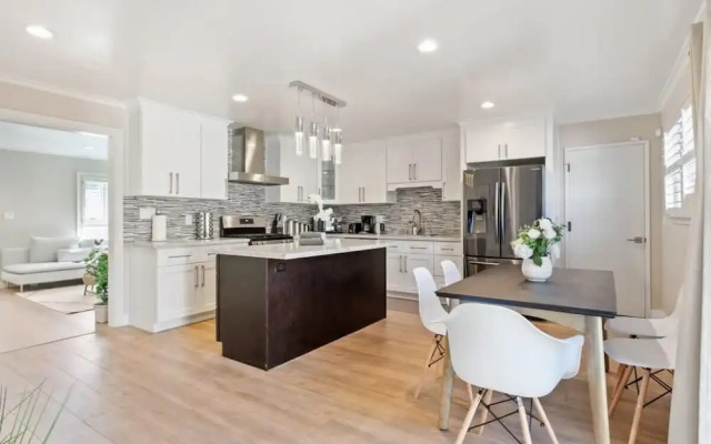 @ Marbella Lane - Modern Refreshing Home