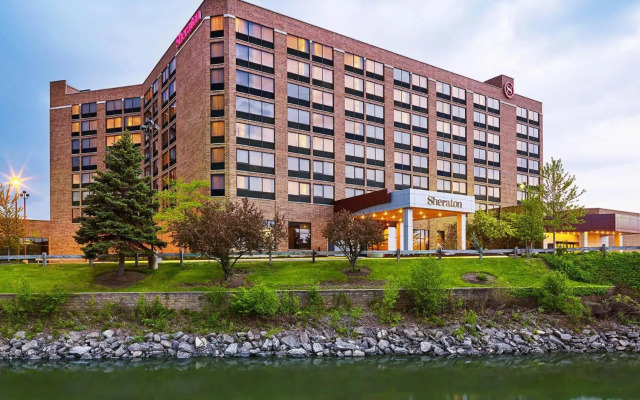 Sheraton Lisle Naperville Hotel