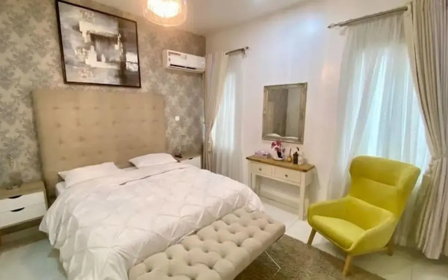 Keji's Shortlet Apartment