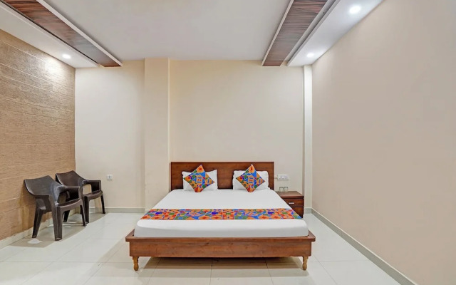 Fabhotel Paras Palace