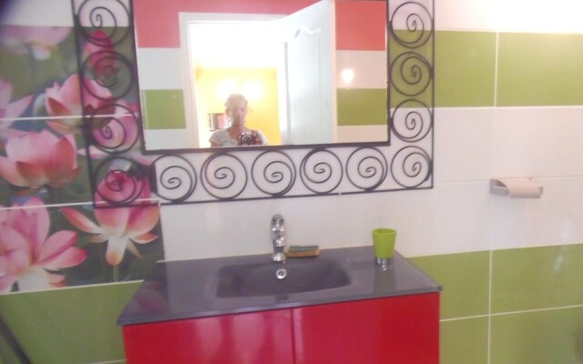 Studio in Le Moule, with Enclosed Garden And Wifi