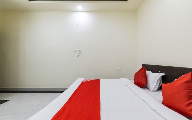 Oyo 39426 Hotel Lotus