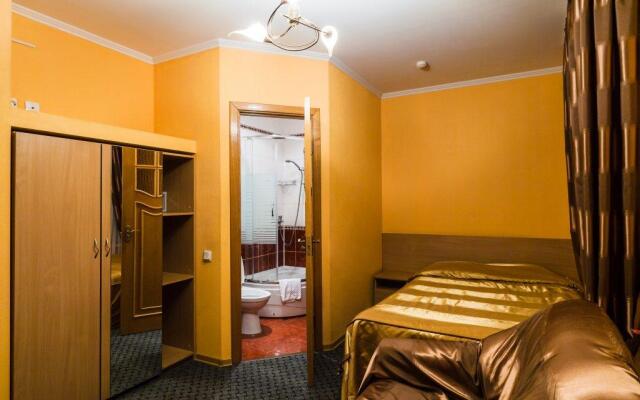Old Flat Hotel on Grecheskiy