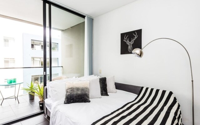 Executive Two Bed Penthouse Studio in the City