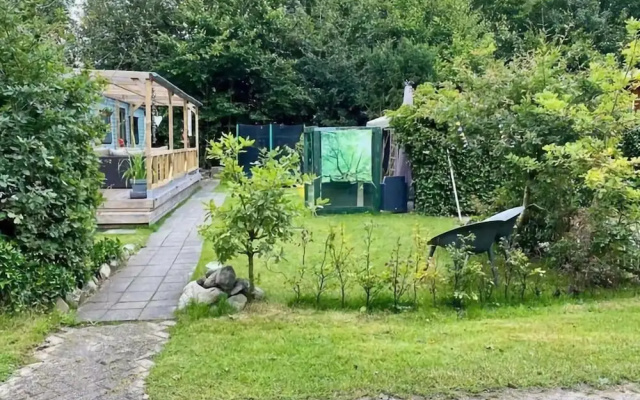 Lovely Chalet in De Pol With Garden