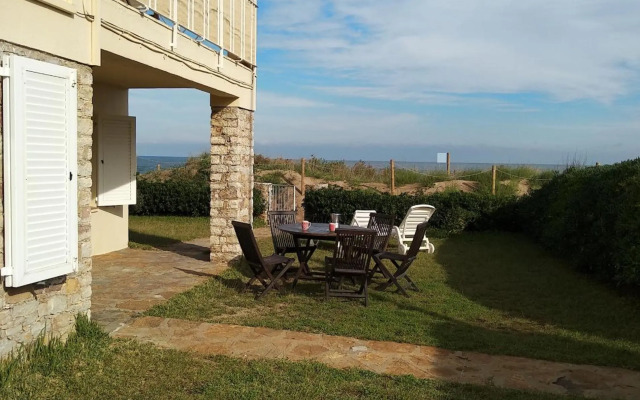 Sea front apartment in Platja Pals with terrace and parking