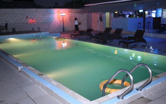 Aliz Ambruz Hotel