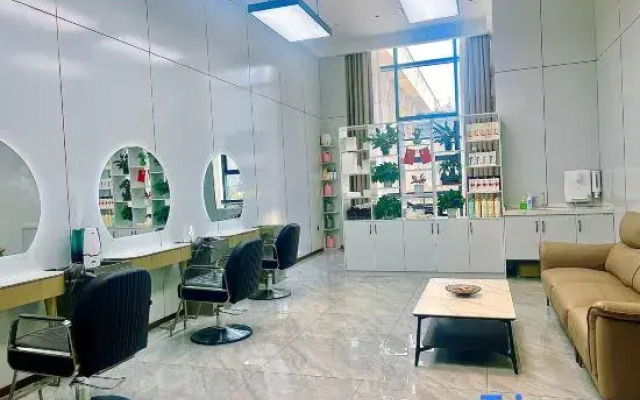Rose Hotel (Nanyang Zhangheng Avenue Municipal Government Store)