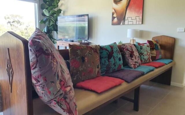 Scenic Villa-Second Storey