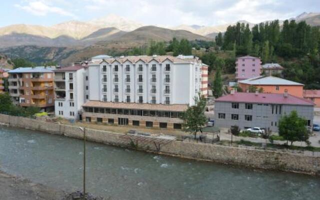 Mirava River Suites Hotel