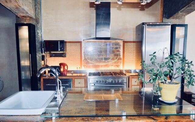 Spacious 1 Bedroom Apartment in Central Business District