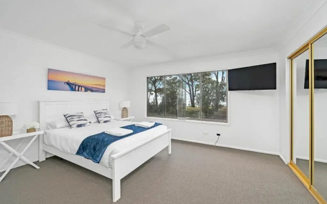 Husky 56 Deluxe Beachfront Villa's