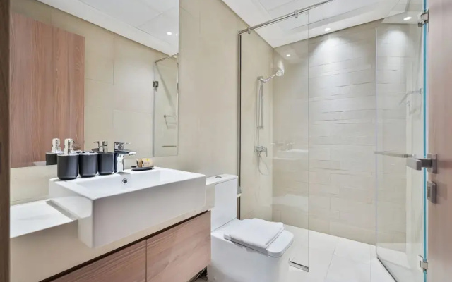 PVH - Chic 1BR - Azizi Riviera 37