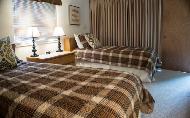 Wood Creek Condominiums