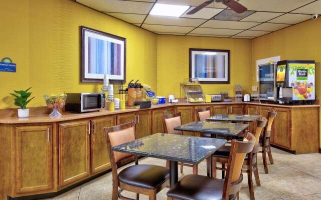 Days Inn by Wyndham Batesville