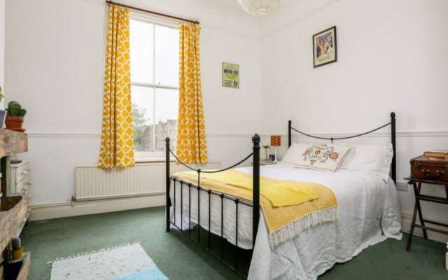 Quirky 2 Bedroom Apartment in Montpelier