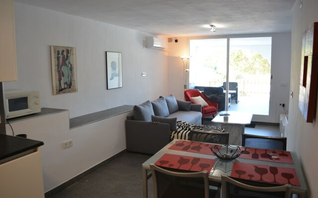 Lovely bungalow for four close to beach and city in Torrevieja
