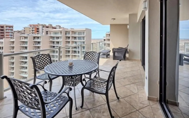 Topaz 1103 in Puerto Pe Asco