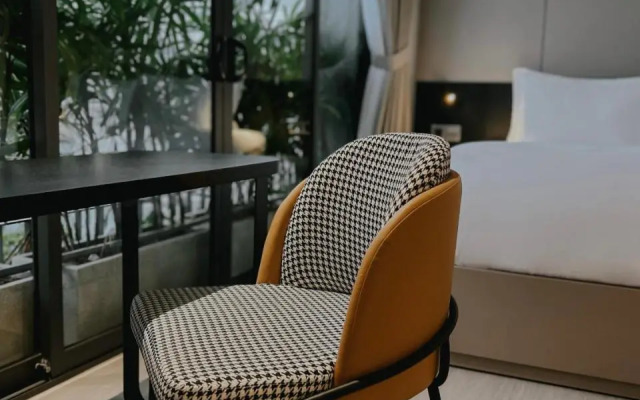 Tropical, Center District 1, HCMC