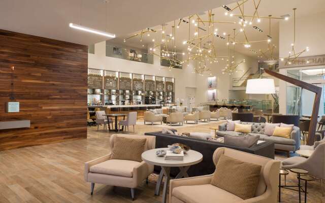 DoubleTree by Hilton Hotel Dallas – Love Field