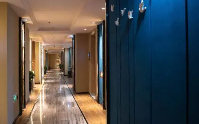 Haiyan Baimei Hotel