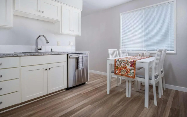 Walnut Bungalow East