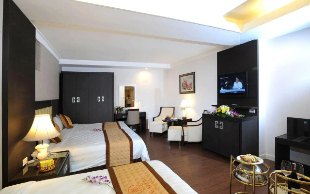 New Era Hotel & Villa
