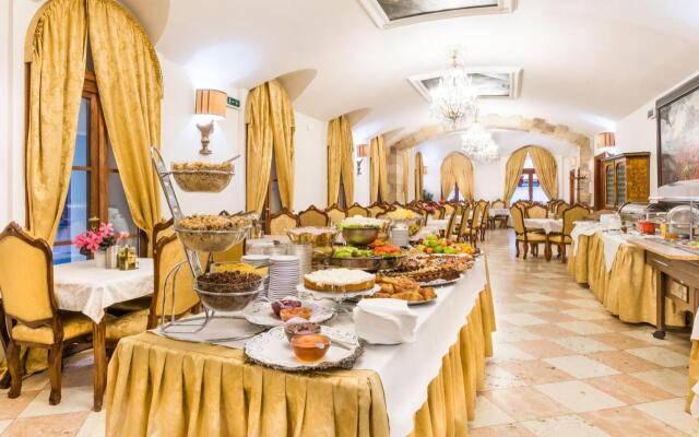 Charles Bridge Palace