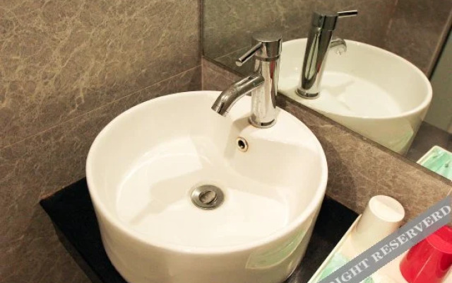 SET Youpin Hotel (Jingzhou Sanwan Road Education College)