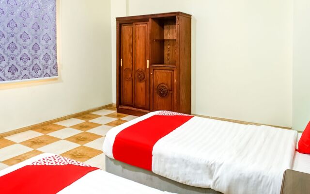 OYO 492 Rose Plaza For Housing Units