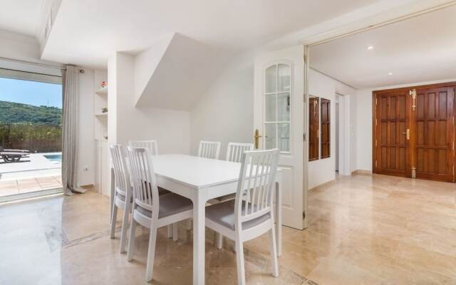Charming 4-Bed Villa in San Roque