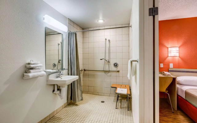Motel 6 Wheat Ridge, CO - West - Denver North