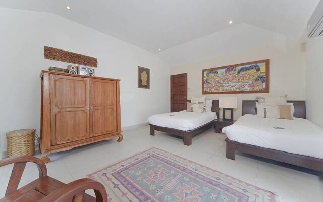 Bangrak Beachfront Villa