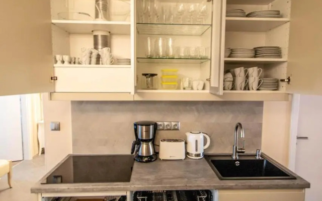 Pastel Art Deco 3BDR Ruterra Apt